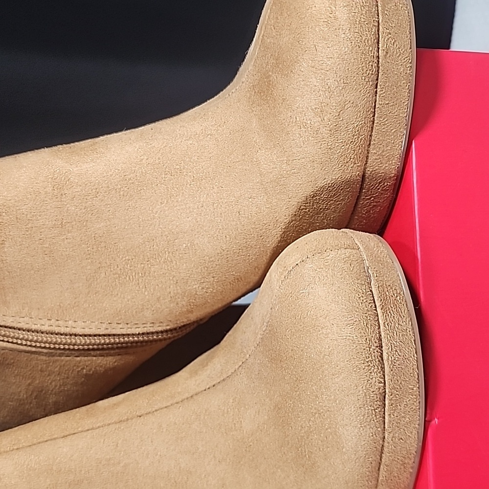 Forever 21 Tan Heeled Boots with Chunky Heel and Platform - Picture 3 of 12